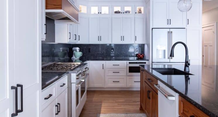 Lovely Kitchen on the Lake - Conneaut Lake, PA